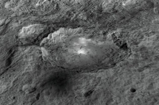 Зонд NASA сделал фото горы на поверхности Цереры
