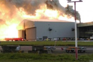 Международный аэропорт Дублина приостановил полеты из-за сильного пожара