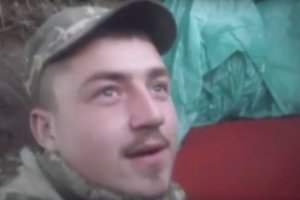 Український військовий зняв відео посеред вибуху міни