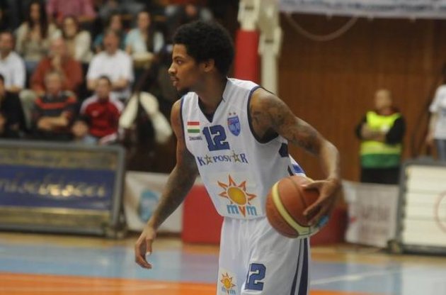 Фрейзер играл в Нидерландах и Венгрии