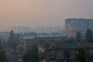В соцсетях публикуют фотографии смога в Киеве