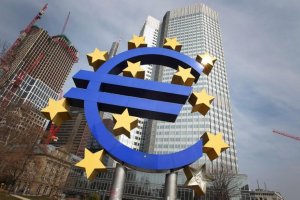 ЄЦБ знизив прогнози щодо ВВП та інфляції єврозони на 2015-2017 роки