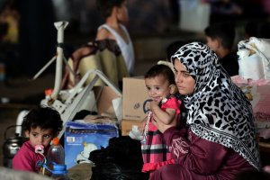Сотни сирийских беженцев страдают от похолодания в Сербии