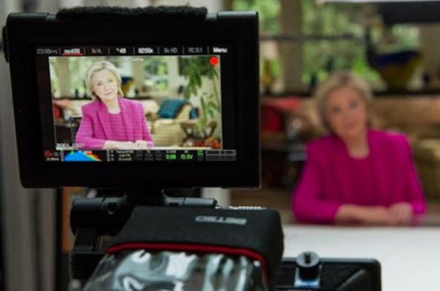 Скандал с перепиской Клинтон активно используется ее противниками