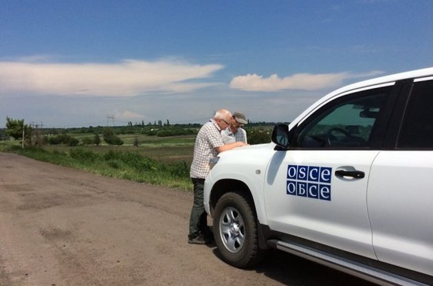 ОБСЄ зафіксувала автомобіль з "вантажем 200" на українсько-російському кордоні
