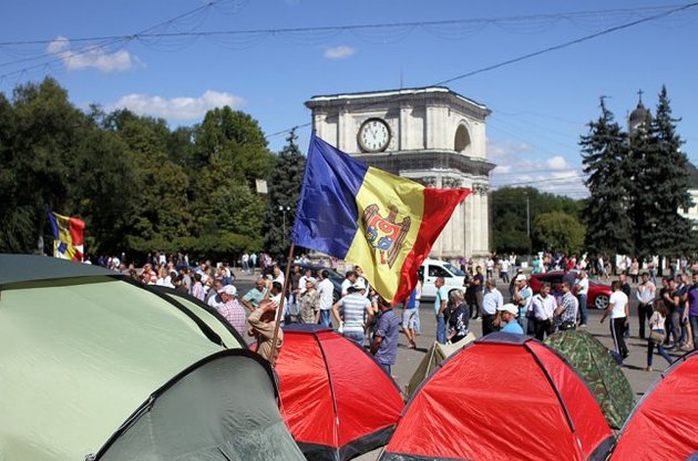 Протестующие "забронировали" главную площадь Кишинева до конца сентября - СМИ
