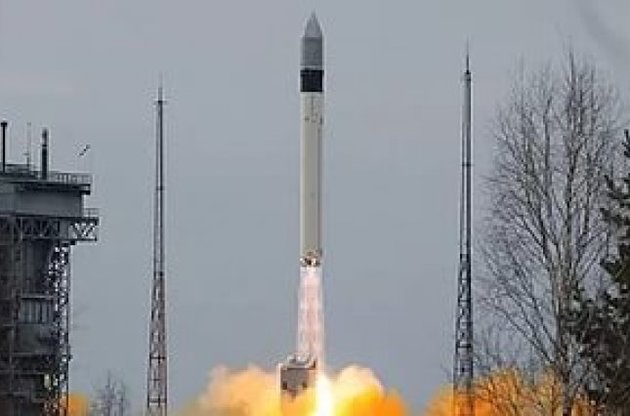 Россия запустила ракету-носитель "Рокот" со спутниками военного назначения