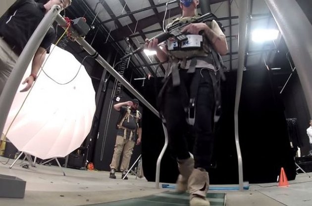 Мягкий экзоскелет состоит из заплечного модуля и системы тросов