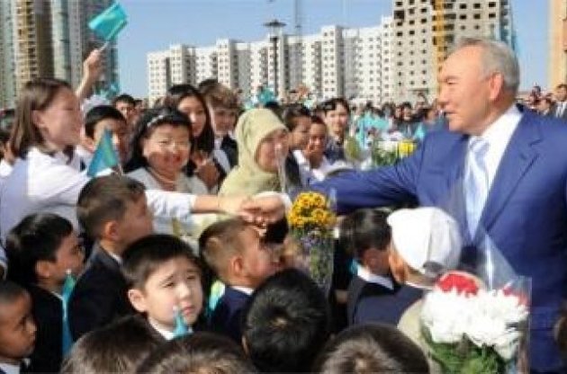 Украина выразила протест Казахстану за признание Крыма российским в школьных учебниках