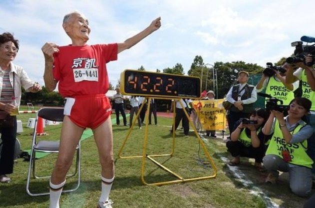 105-летний японец пробежал стометровку и установил рекорд