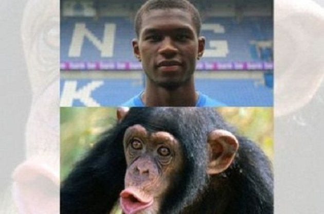Темнокожий футболист, забив гол, изобразил обезьяну в знак протеста против расизма