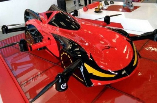 У Китаї представили літаючий робомобіль