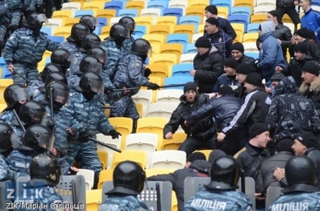 Милиция не должна возвращаться на стадионы - МВД