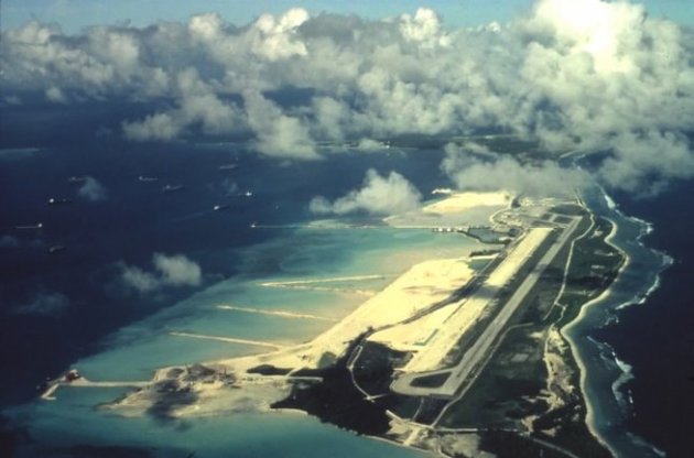 Япония поддержала действия США возле искусственных островов КНР в Южно-Китайском море