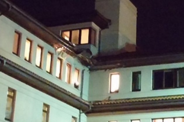 Милиция расследует взрыв во дворе дома мэра Львова как теракт