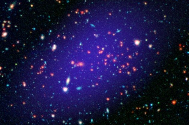 Ученые обнаружили один из самых больших галактических кластеров во Вселенной