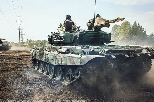 Бойовики зосереджують важку бронетехніку в Донецьку – ІС