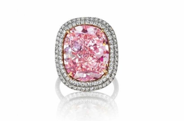 Редкий розовый бриллиант "Милая Жозефина" продан на Christie's за $ 28,8 млн