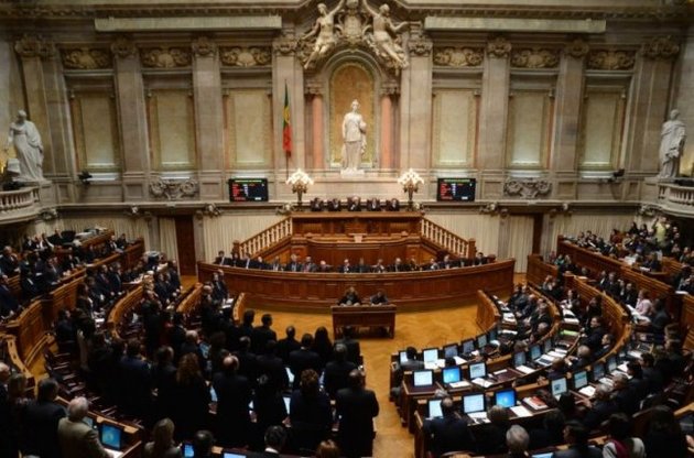 Отставка правительства Португалии лишает инвесторов уверенности в росте ее экономики - WSJ