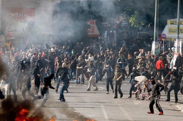 Полиция Греции применила слезоточивый газ против участников протеста