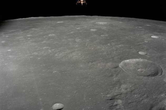 NASA опубликовало фото высадки миссии Apollo 12 на Луну