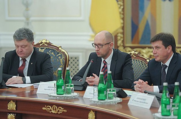 Порошенко и Яценюк обсудили новые налоговые ставки и возмещение НДС
