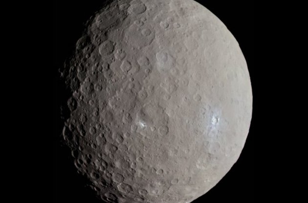 Под поверхностью Цереры находится слой из соленого льда