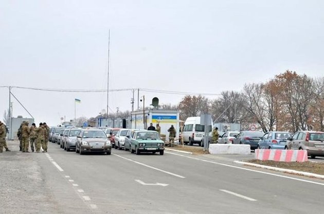 Перепустку в зону АТО продовжать &quot;автоматом&quot;