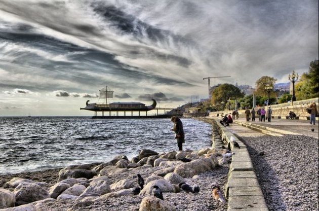 Редкий турист поедет в холодный темный Крым