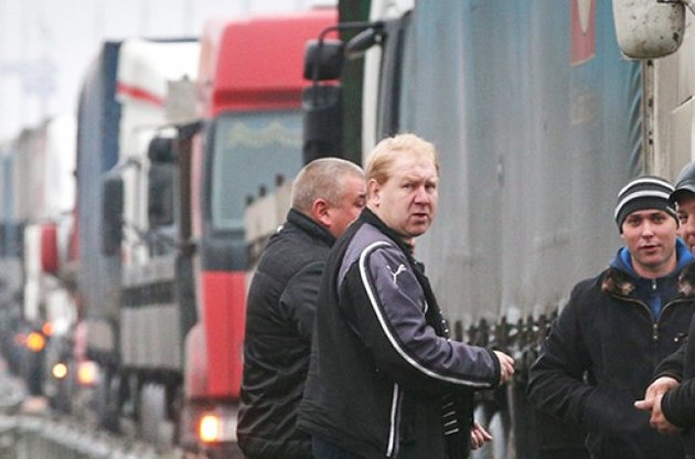 Протест далекобійників став першим у Росії, коли проти влади вийшли роботяги. Ілюстрація