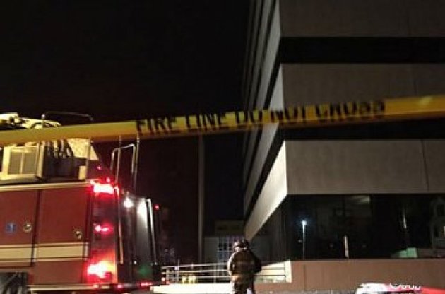 В США на торговый центр упал самолет, один человек погиб