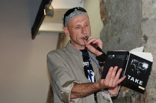 Юрій Іздрик розповів про те, чому публікує вірші на Facebook