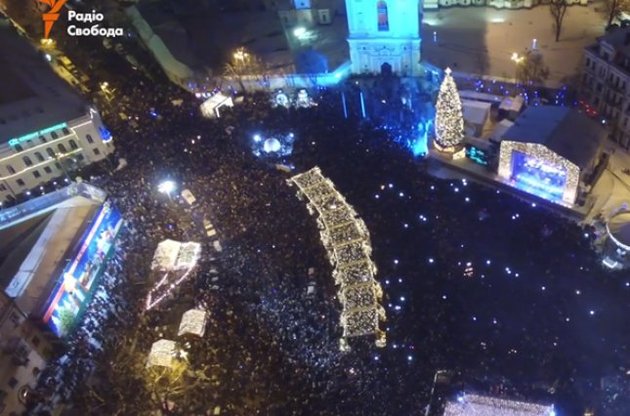 Празднование Нового Года в центре Киева сняли с беспилотника