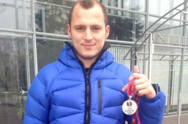Медаль финалиста Лиги Европы от Зозули продана за 210 тысяч гривен
