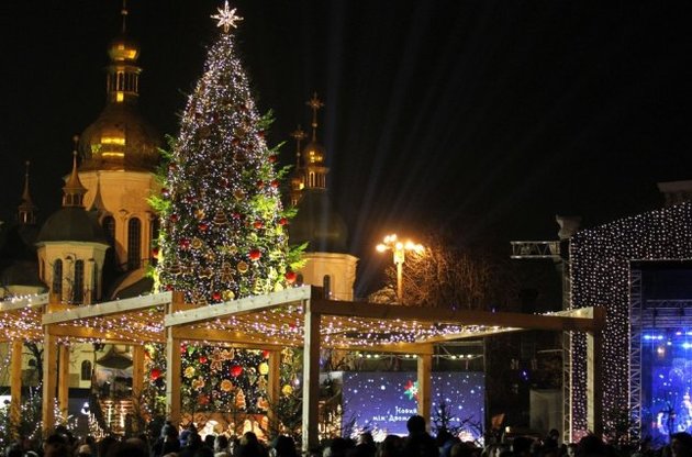 После Нового года из Киева вывезли два стандартных грузовых поезда мусора