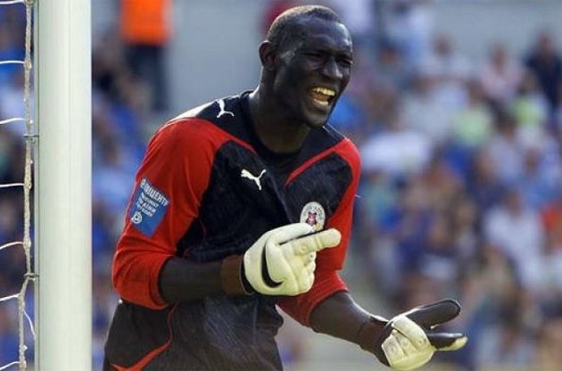 Ндойє провів за "Волинь" 43 матчі