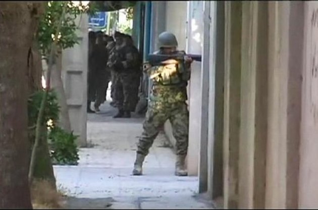 В Афганістані біля консульства Індії більше 12 годин триває перестрілка