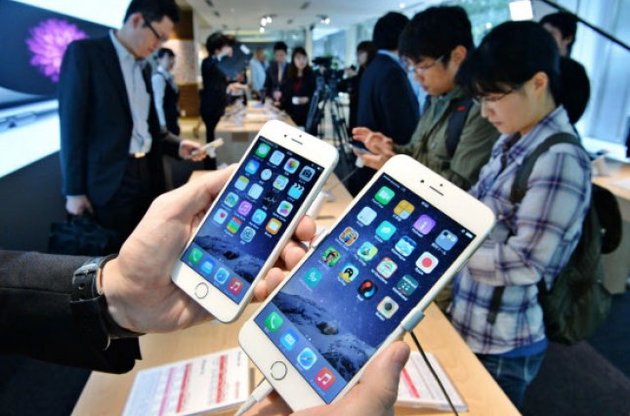 Apple сокращает производство новых моделей iPhone на 30%  - Nikkei