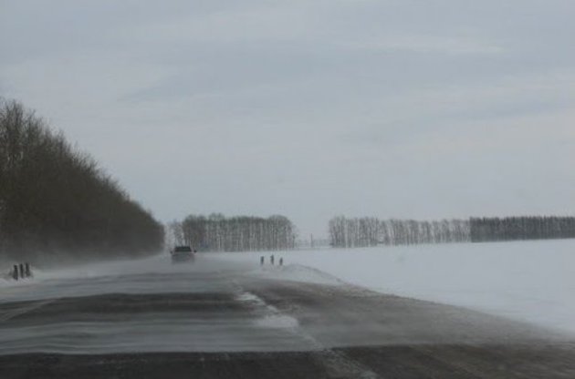 На дорогах країни зберігається ожеледиця