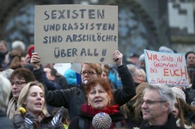 У Кельні пройшли тисячні протести проти нападів на жінок