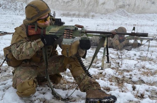 Бійці ЗСУ відкрили вогонь у відповідь у районі Луганського