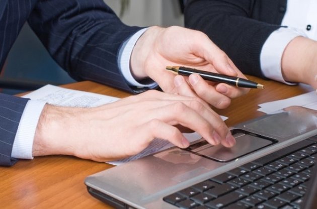 Роботодавці законно можуть читати особисті повідомлення своїх працівників, які відправлені через чат або веб-пошту в робочі часычитать особисті повідомлення своїх працівників, які відправлені через чат або веб-пошту в робочі години