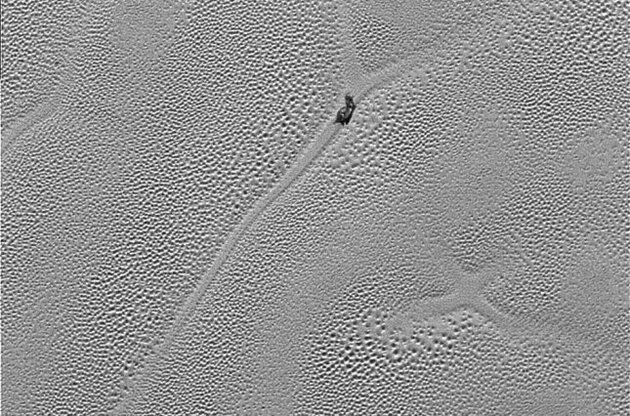 Аппарат New Horizons передал на Землю самые детальные снимки "сердца" Плутона