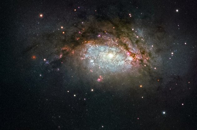 "Хаббл" сделал фото масштабного слияния галактик