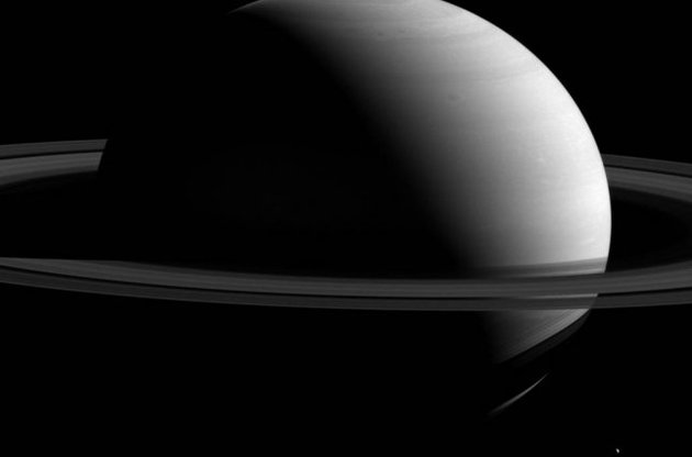 NASA опубликовало новое впечатляющее фото Сатурна и его колец