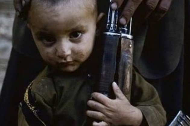 Дітей часто вербують в збройні групи