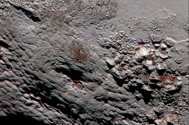 Аппарат New Horizons сделал цветное фото ледяного вулкана на Плутоне
