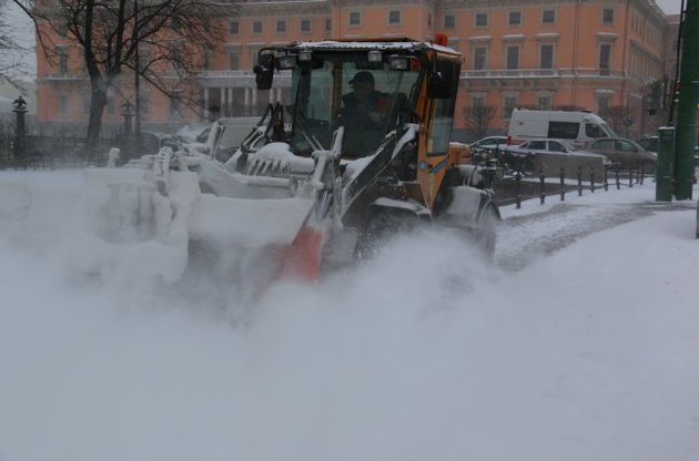 Негода і стан дорожнього покриття в Петербурзі стало причиною смертельного ДТП