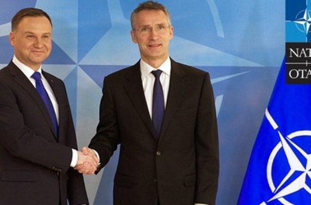 Генсек НАТО пообещал увеличить военное присутствие в Польше