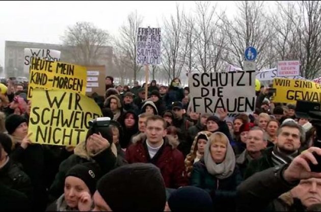 Російські ЗМІ подали акцію протесту як спонтанний мітинг російських німців